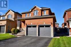 24 CONNAUGHT LANE | Barrie Ontario | Slide Image Two