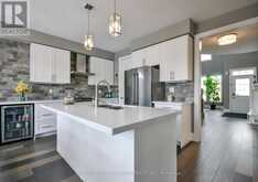 8 OLIVER'S MILL ROAD | Barrie Ontario | Slide Image Nine