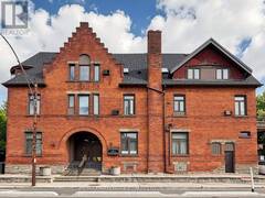 458 MARKHAM STREET Toronto Ontario, M6G 2L2