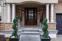 2040 BINGLEY CRESCENT | Oakville Ontario | Slide Image Three