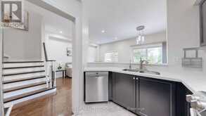 60 NOTTINGHAM DRIVE | Richmond Hill Ontario | Slide Image Eleven