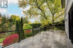 9 HIGHLAND COURT | Aurora Ontario | Slide Image Fourteen