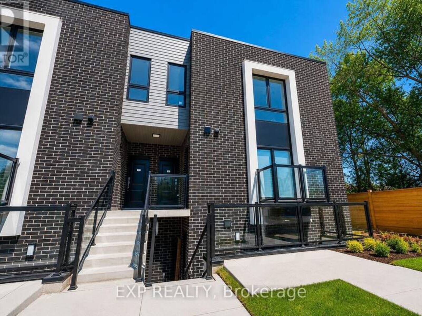 206 - 6065 MCLEOD ROAD, Niagara Falls, Ontario L2G 0Z7