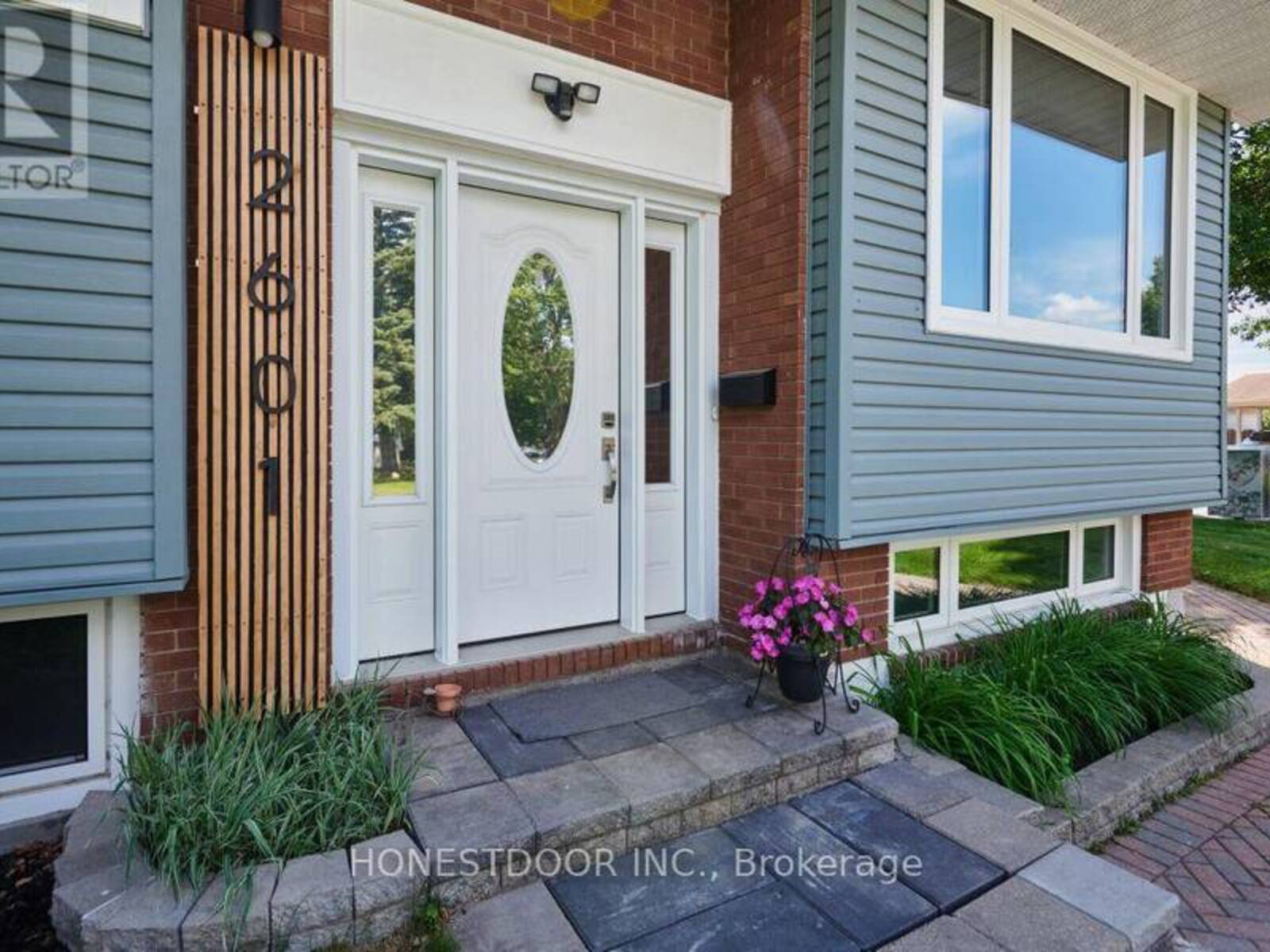 2601 NEEDHAM CRESCENT, Ottawa, Ontario K1V 6K1
