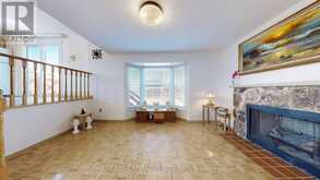 30 WINTERMUTE BOULEVARD | Toronto Ontario | Slide Image Twelve