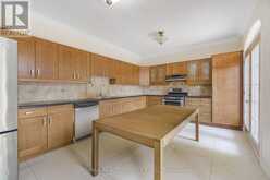 135 SPRUCE AVENUE | Richmond Hill Ontario | Slide Image Ten