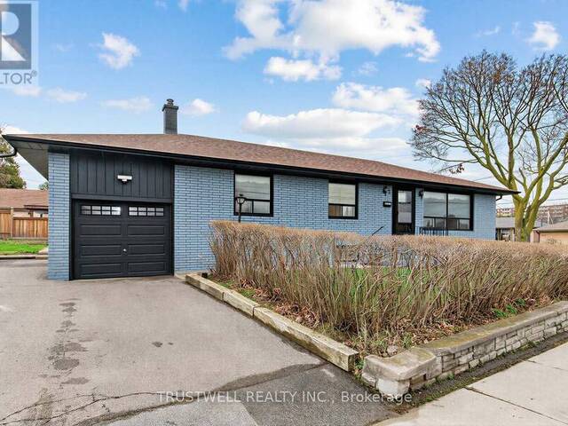 2 DEL RIA DRIVE Toronto Ontario, M6L 1M1 - 7 Bedrooms Home For Sale