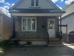 98 CHAMBERS AVENUE Toronto Ontario, M6N 3M2