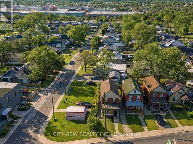 382 BEACH ROAD Hamilton Ontario, L8H 3K5 - 2 Bedrooms Home For Sale