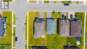 1104 EDINBURGH DRIVE | Woodstock Ontario | Slide Image Four