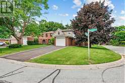 36 RAVENGLOSS DRIVE | Markham Ontario | Slide Image Three