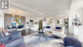 241 HOLLADAY DRIVE | Aurora Ontario | Slide Image Twelve