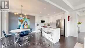 241 HOLLADAY DRIVE | Aurora Ontario | Slide Image Fifteen