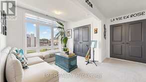 241 HOLLADAY DRIVE | Aurora Ontario | Slide Image Nineteen