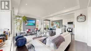 241 HOLLADAY DRIVE | Aurora Ontario | Slide Image Eight