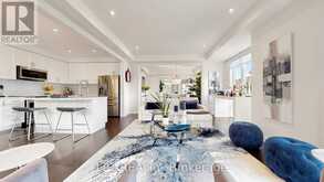 241 HOLLADAY DRIVE | Aurora Ontario | Slide Image Nine