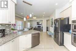 8 W. DYKIE COURT | Bradford West Gwillimbury Ontario | Slide Image Nine
