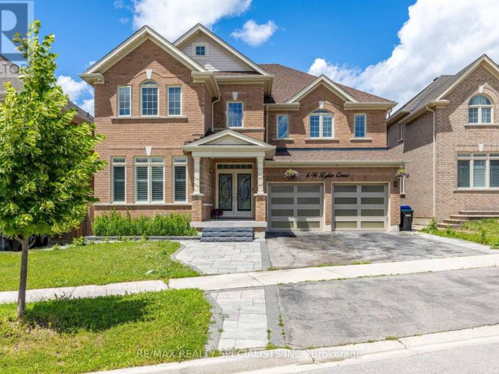 8 W. DYKIE COURT, Bradford West Gwillimbury, Ontario L3Z 0Y1