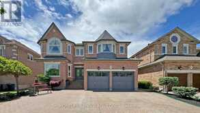18 MARINUCCI COURT | Richmond Hill Ontario | Slide Image One