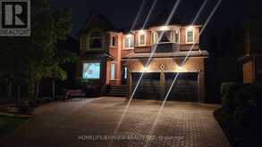 18 MARINUCCI COURT | Richmond Hill Ontario | Slide Image Two