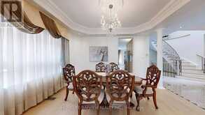 18 MARINUCCI COURT | Richmond Hill Ontario | Slide Image Four