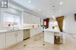 18 MARINUCCI COURT | Richmond Hill Ontario | Slide Image Seven