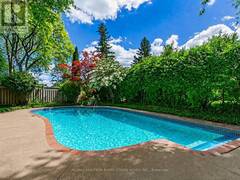 8 BOLDMERE CRESCENT Toronto Ontario, M2J 2R9