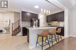 246 THOMAS PHILLIPS DRIVE | Aurora Ontario | Slide Image Ten