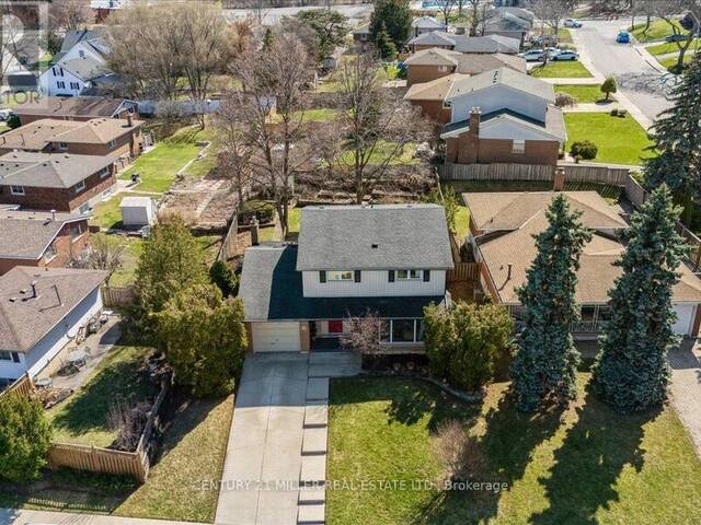 5 CORTINA CRESCENT Hamilton Ontario, L8K 4K3 - 4 Bedrooms Home For Sale