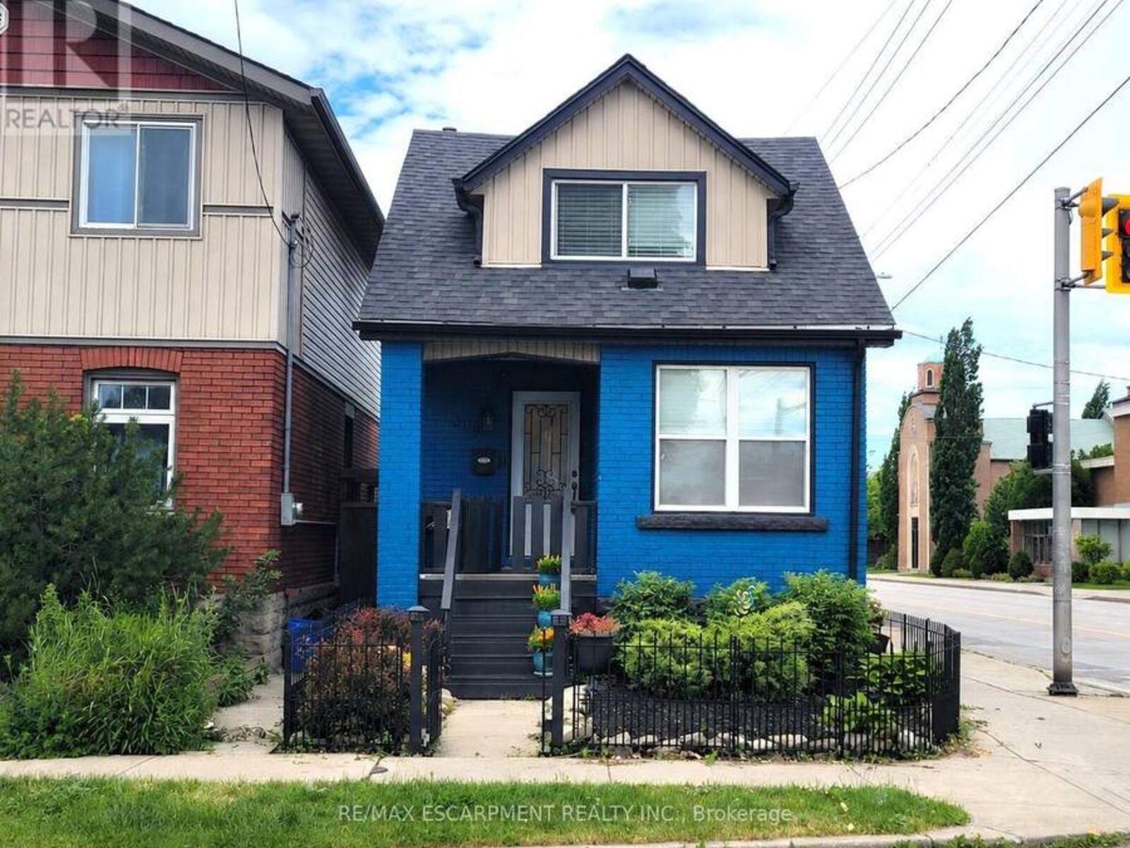 309 COPE STREET, Hamilton, Ontario L8H 5B8