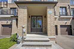 132 ELYSE COURT | Aurora Ontario | Slide Image Three