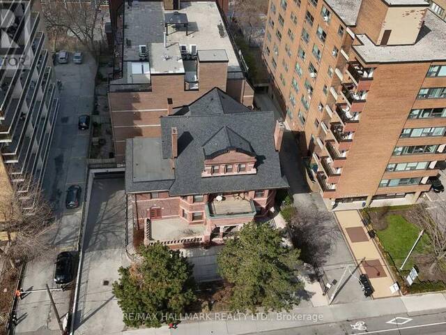 106 - 212 ST. GEORGE STREET Toronto Ontario, M5R 2N5 - 2 Bedrooms Condo For Sale