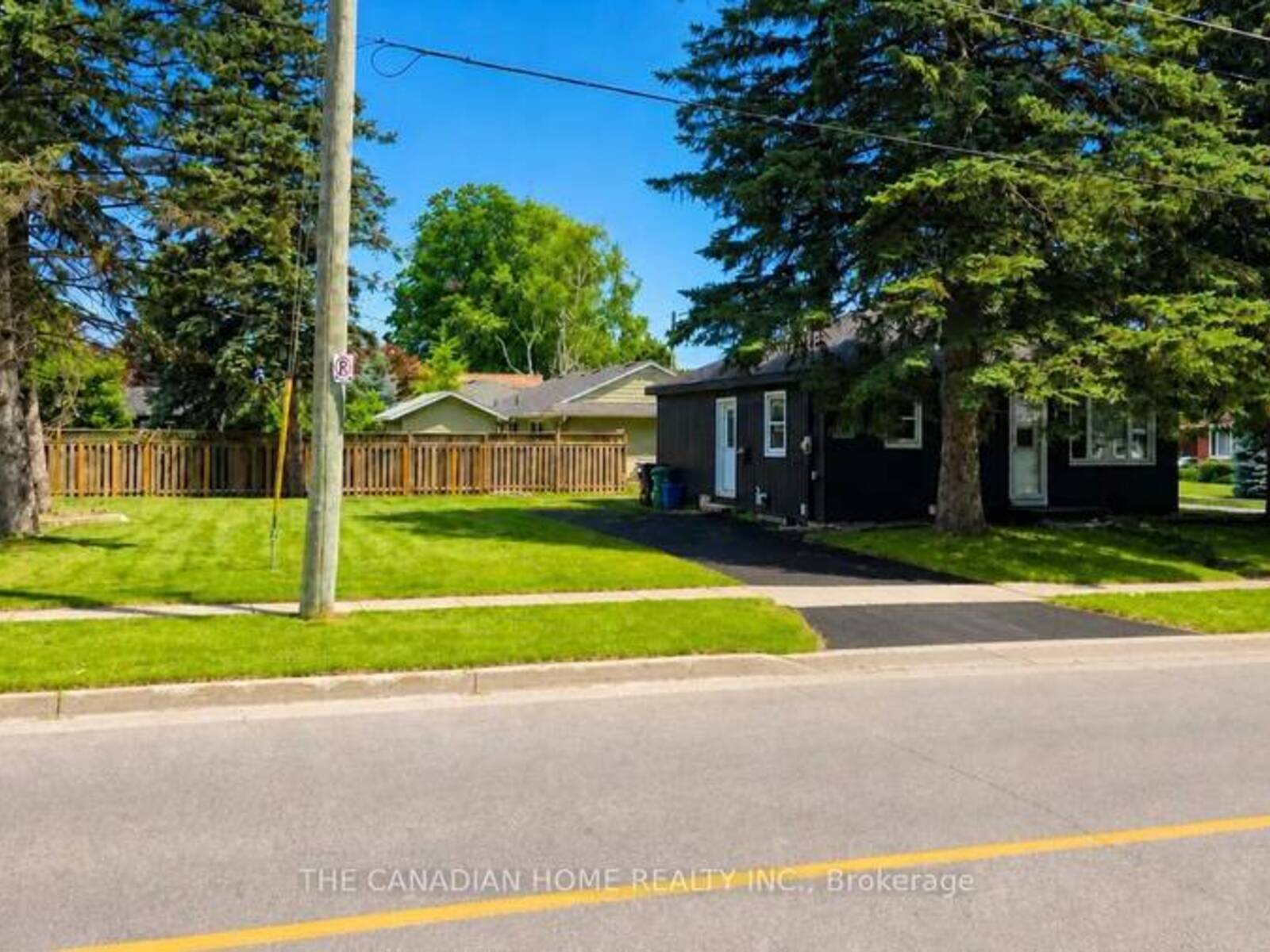 142 WINSTON BOULEVARD, Cambridge, Ontario N3C 1L9