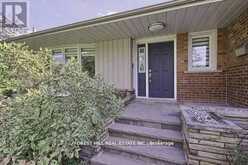 9 VISTAVIEW BOULEVARD | Vaughan Ontario | Slide Image Seven