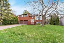 51 BECK BOULEVARD | Penetanguishene Ontario | Slide Image Three