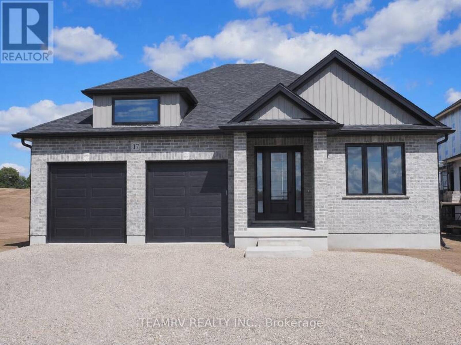 17 DARROW DRIVE, Tillsonburg, Ontario N4G 1C4