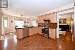 425 EASY STREET | Richmond Hill Ontario | Slide Image Ten