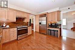 425 EASY STREET | Richmond Hill Ontario | Slide Image Eleven