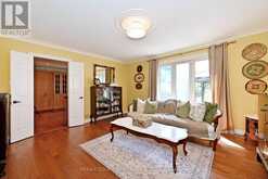 425 EASY STREET | Richmond Hill Ontario | Slide Image Eight