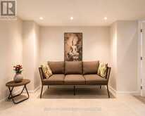 54 LONDON ROAD | Newmarket Ontario | Slide Image Eighteen