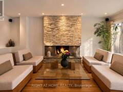 54 LONDON ROAD Newmarket Ontario, L3Y 6A2