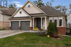 16 OAKMONT AVENUE | Oro-Medonte Ontario | Slide Image One