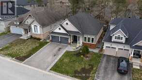 16 OAKMONT AVENUE | Oro-Medonte Ontario | Slide Image Thirty-six