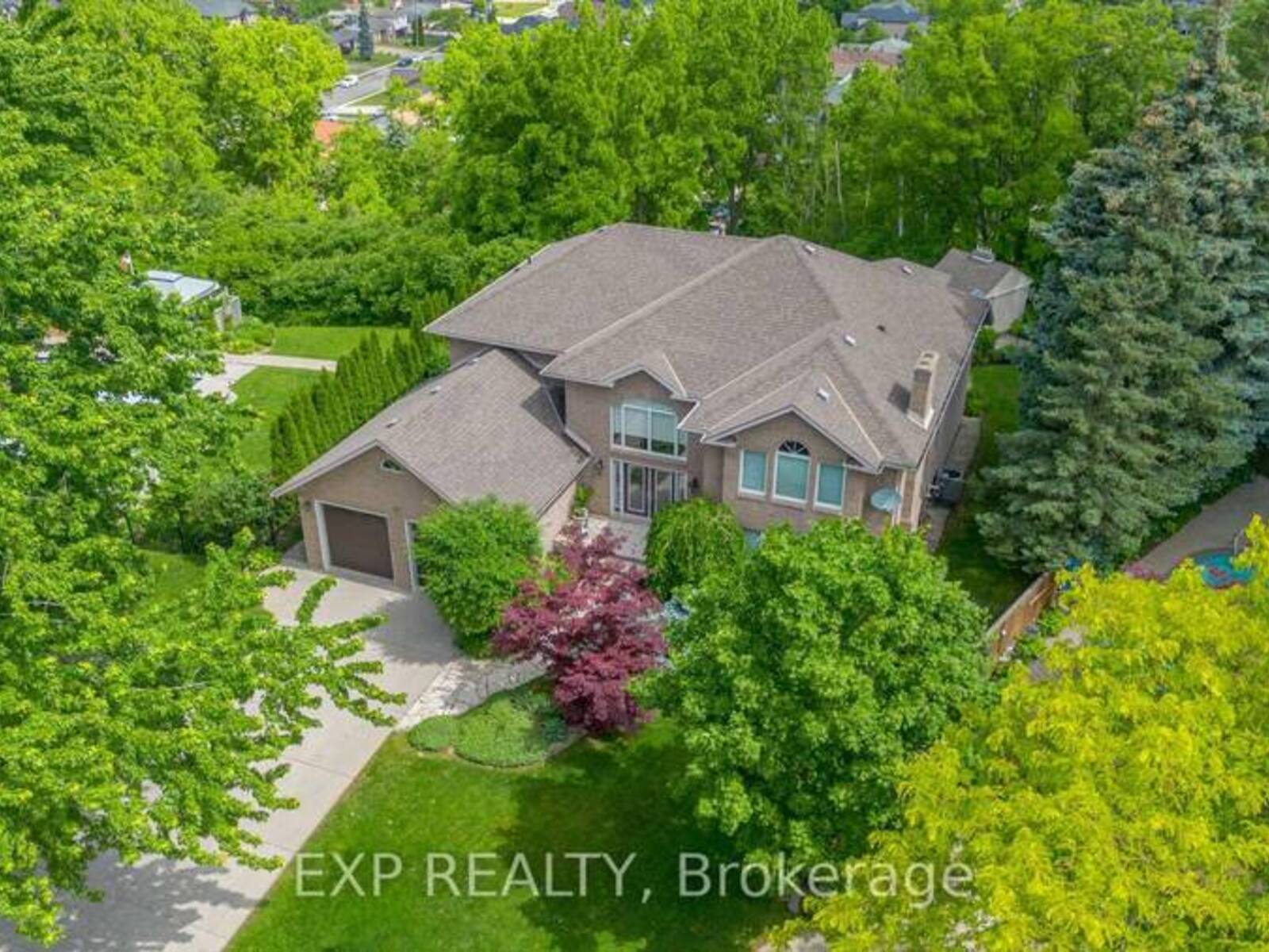22 BURT COURT, Hamilton, Ontario L8G 3H4
