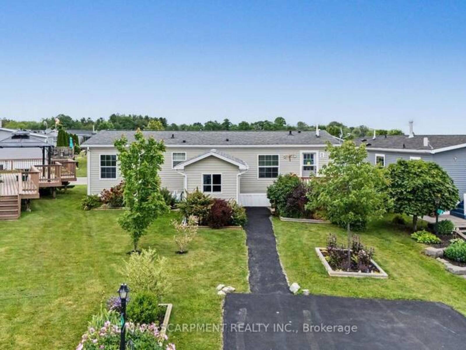 4 HICKORY HOLLOW, Nanticoke, Ontario N0A 1P0