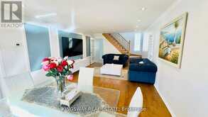 164 GAIL PARKS CRESCENT | Newmarket Ontario | Slide Image Seven