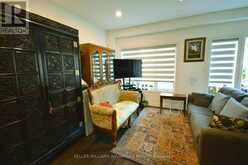 11 - 190 HARDING BOULEVARD | Richmond Hill Ontario | Slide Image Five
