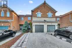 87 NOTTINGHAM DRIVE | Richmond Hill Ontario | Slide Image Two