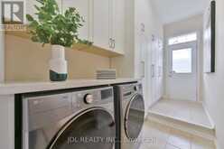 35 STONEHEATH CRESCENT | Markham Ontario | Slide Image Eighteen