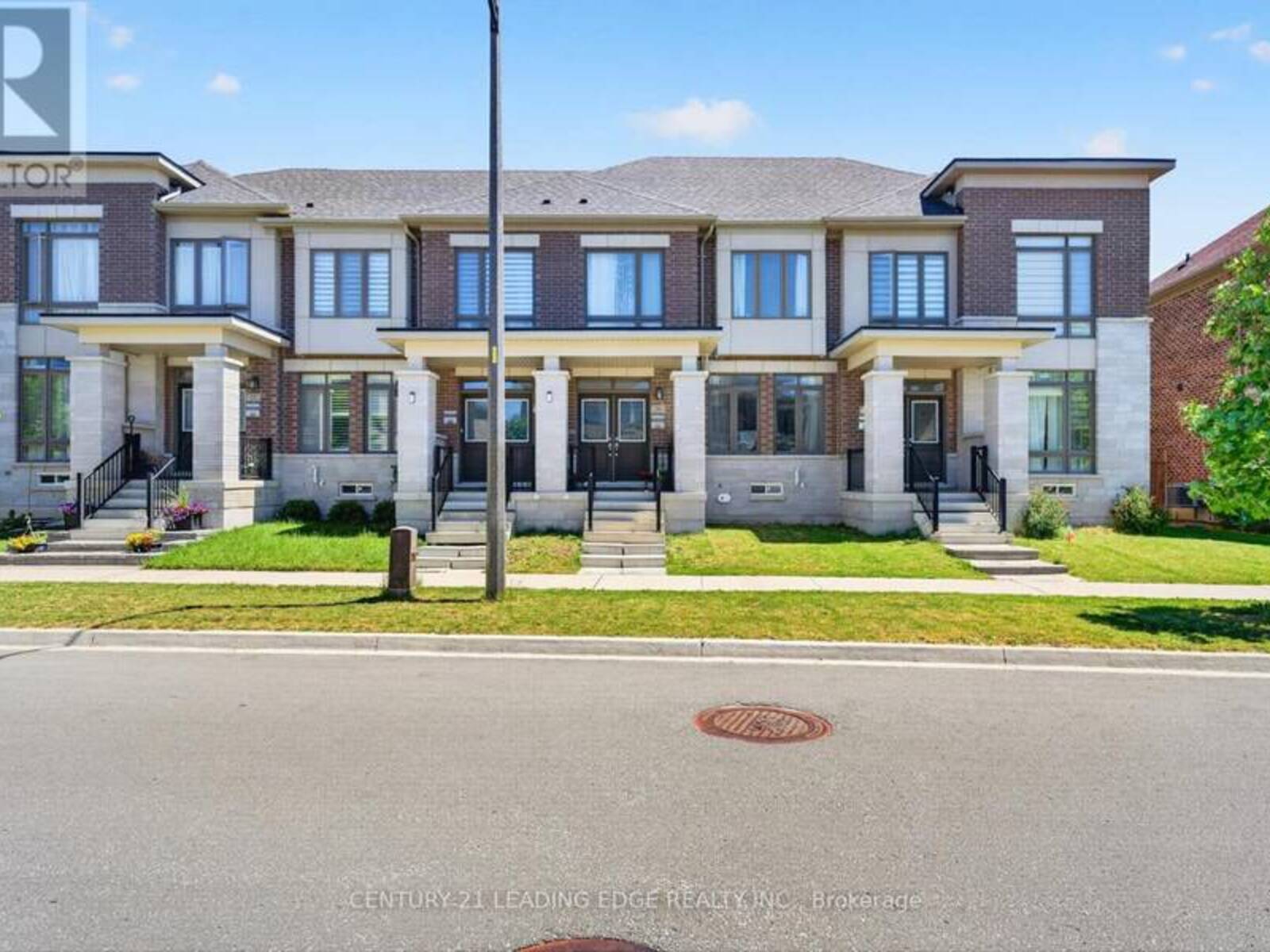 26 HAHN STREET, Whitby, Ontario L1P 0H1
